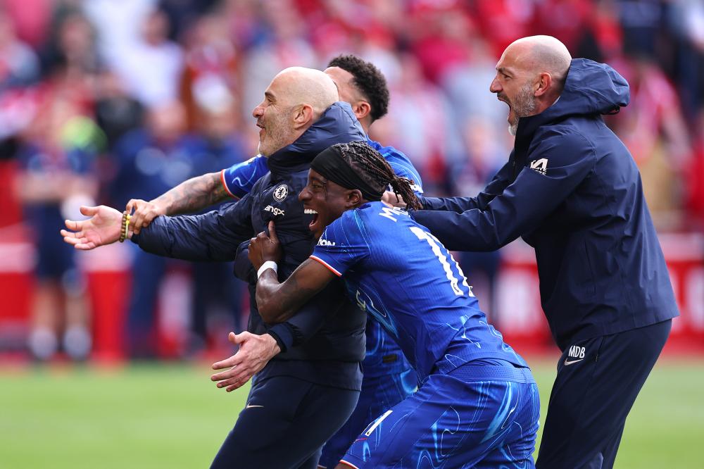 黄蜂主帅：我们没一个人能单防哈登，他真的是用各种方式得分