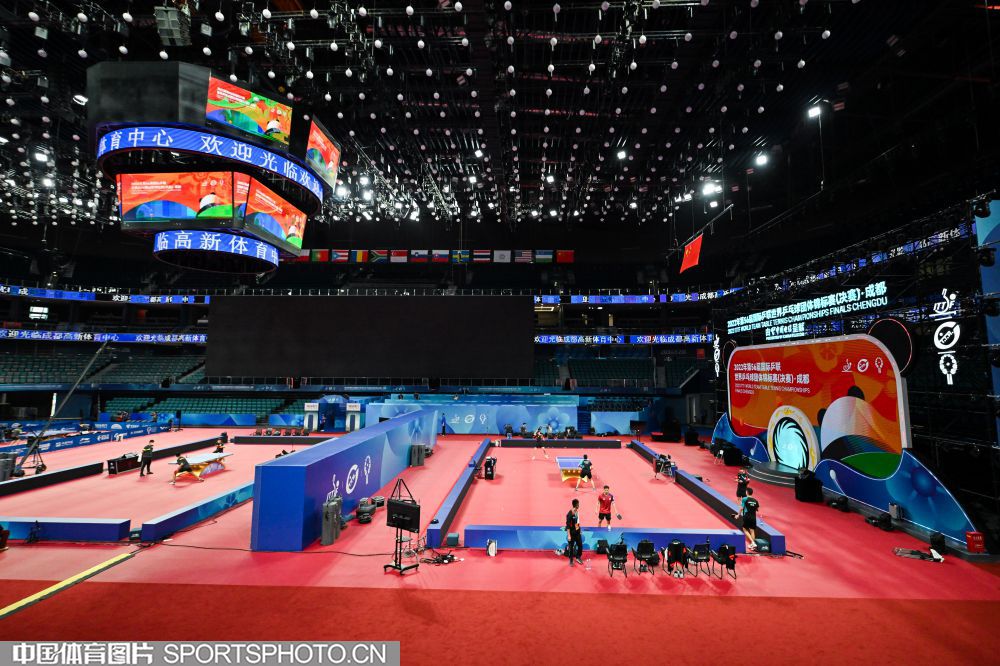 除了哲凯赖什，阿森纳的两位法国名宿该叫什么？