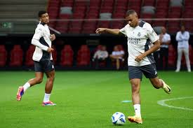 比萨vs克雷莫内塞：夸德拉多、恩佐拉首发，瓦尔迪、米卡伊尔-法耶出战